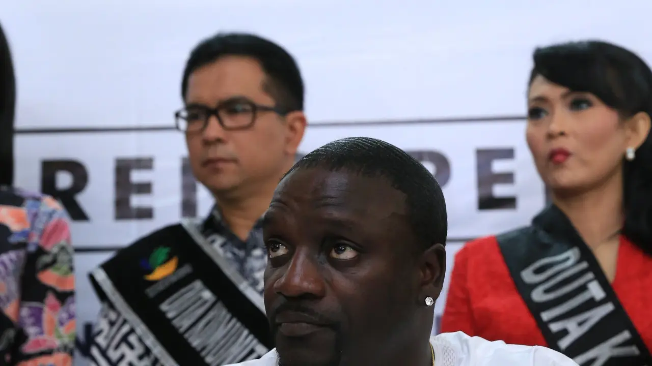 [Bintang] Kemensos dan Akon