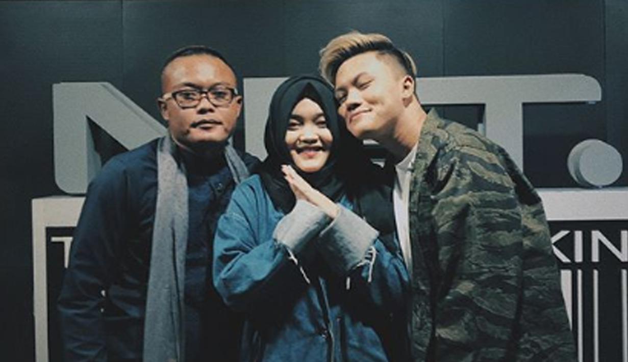 FOTO: Momen Kompak Rizky Febian dan Putri Delina, Sibling ...