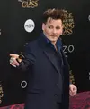Aktor Johnny Depp di nyatakan dalam kondisi emosional tinggi dan berantakan bahkan depresi usai kasus perceraiannya dengan Amber Heard. (AFP/Bintang.com)