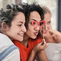 Ilustrasi persahabatan wanita (Sumber: Pexels.com/Adrienn)