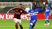 AC Milan's Jeremy Menez (L) fights for the ball with Sampdoria's Pedro Mba Obiang during their Italian Serie A soccer match at the San Siro stadium in Milan April 12, 2015. REUTERS/Stefano Rellandini