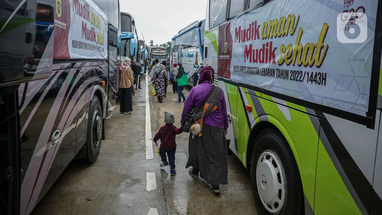 Peserta Mudik Gratis Kemenhub Penuhi Terminal Jatijajar Depok