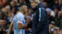 Manajer Manchester City, Manuel Pellegrini, mengecam permainan buruk timnya saat dikalahkan Liverpool dengan skor 1-4 di Etihad Stadium, Minggu (22/11/2015) dini hari WIB. (Reuters / Phil Noble)