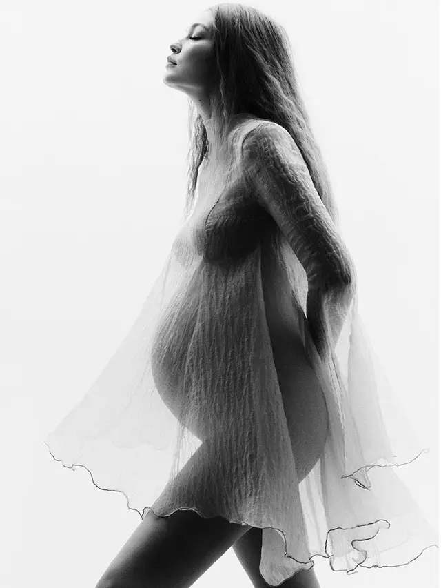 6 Gaya Gigi Hadid saat Maternity Shoot Bertema Monokrom, Curi Perhatian