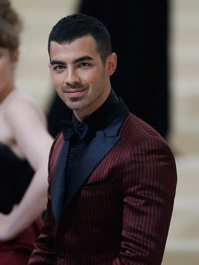 [Bintang] Joe Jonas dan Sophie Turner