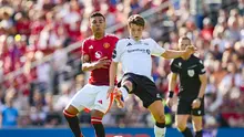 Sverre Nypan saat berhadapan dengan Manchester United (AFP)