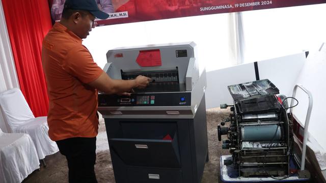 Mesin pencetak uang palsu di Kampus UIN Alauddin (Liputan6.com/Istimewa)