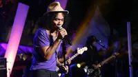 Lirik Lagu Slow But Sure - Slank