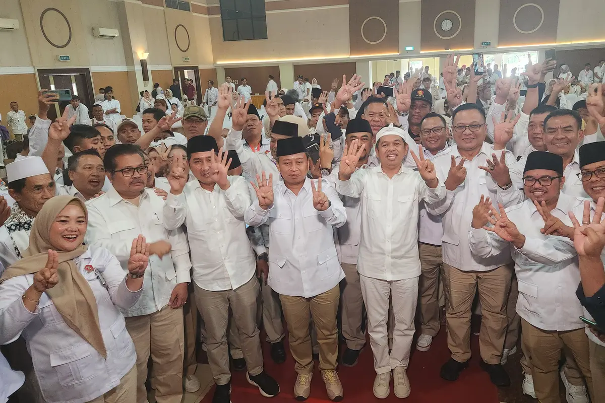 Calon Gubernur Jawa Barat, Dedi Mulyadi menghadiri konsolidasi kader Gerindra untuk pemenangan Pilgub Jabar dan Pilkada Depok, di salah satu hotel Jalan Raya Margonda, Depok. (Liputan6.com/Dicky Agung Prihanto)