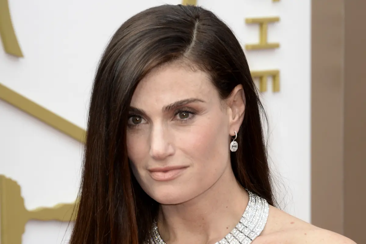 [Bintang] Idina Menzel