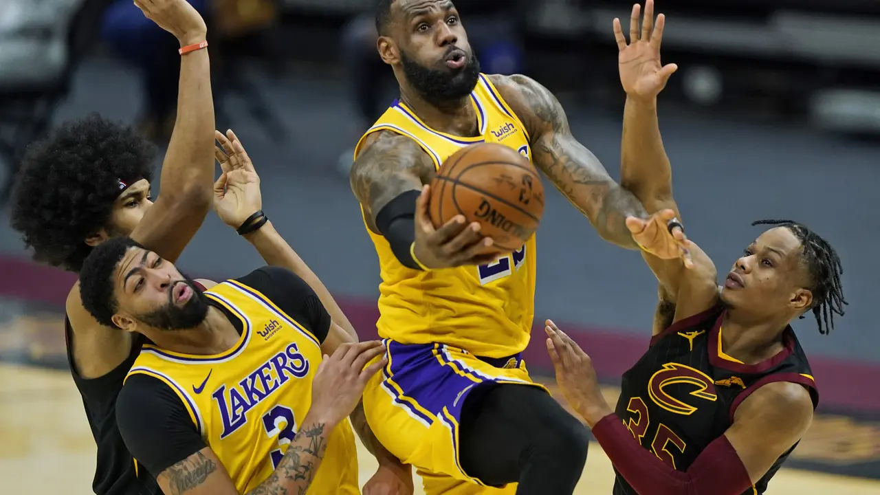 LeBron James mencetak 46 poin ketika Los Angeles Lakers mengalahkan Cleveland Cavaliers 115-108 pada Selasa (26/1/2021) pagi WIB.