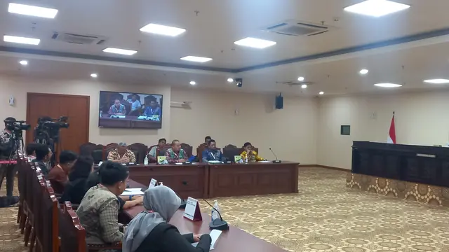 Majelis Kehormatan Mahkamah Konstitusi atau MKMK menggelar sidang dugaan pelanggaran kode etik terhadap Ketua MK Anwar Usman.