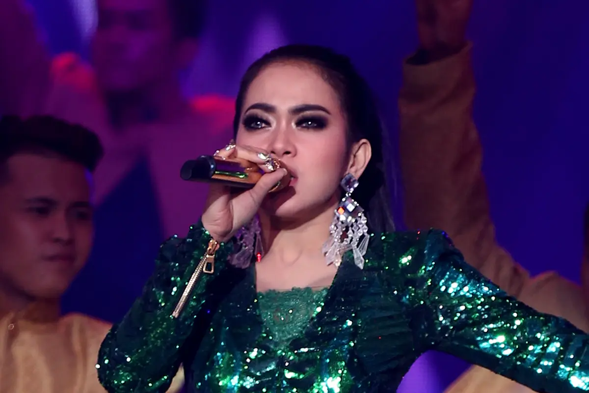 [Bintang] Syahrini 