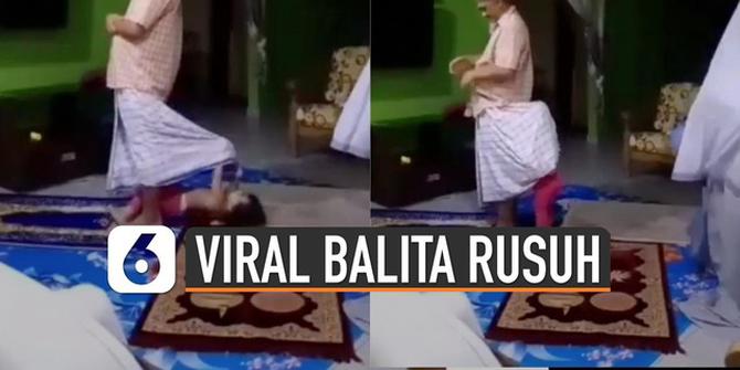 VIDEO: Viral Video Aksi Jenaka Balita Bikin Rusuh Saat Tarawih Keluarga