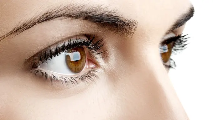 Mata Kedutan Pertanda Buruk? Ini Penjelasan Medis