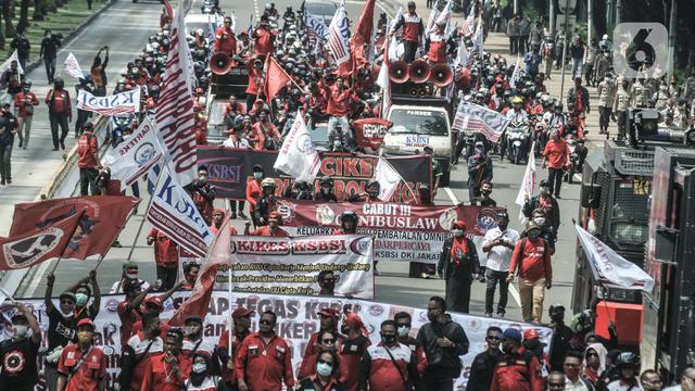 Curiga Ada Permainan Kata Buruh Baca Ulang Draf Uu Cipta Kerja 812 Halaman Bisnis Liputan6 Com