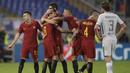 Para pemain AS Roma merayakan gol yang dicetak Diego Perotti ke gawang Chelsea pada laga Liga Champions di Stadion Olimpico, Roma, Selasa (31/10/2017). Roma menang 3-0 atas Chelsea. (AP/Alessandra Tarantino)