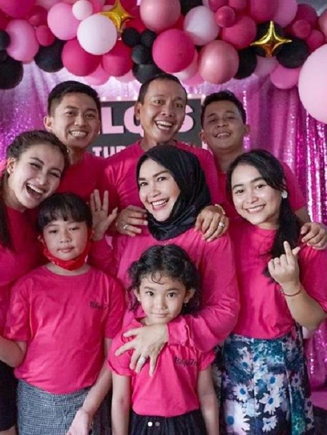 Ayu Ting Ting (Foto: Instagram/@mom_ayting92_)