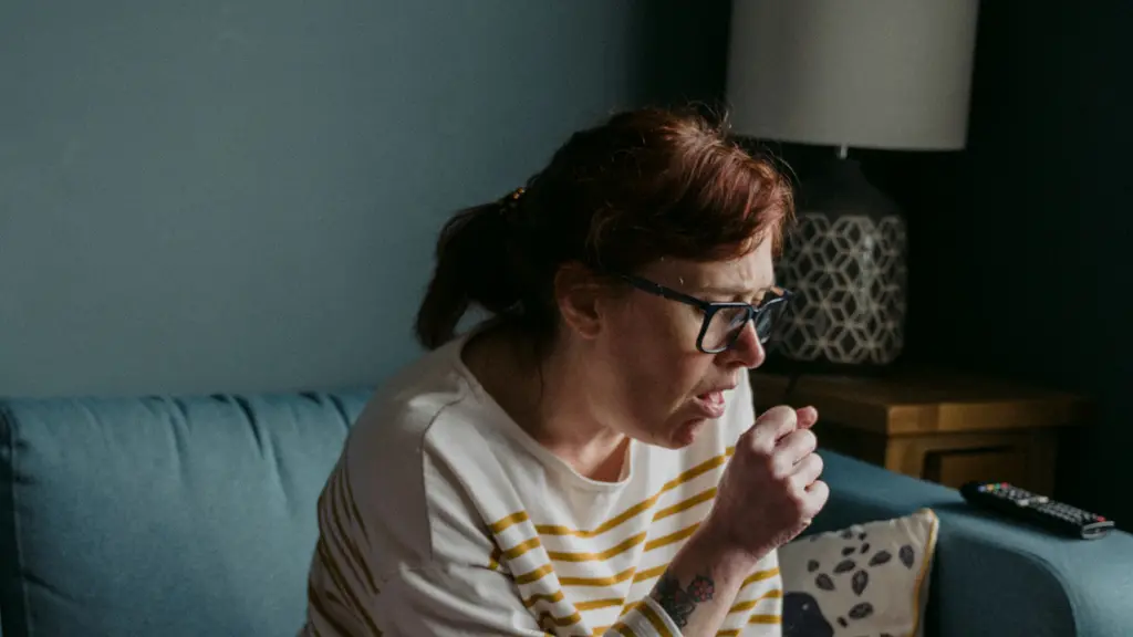 ilustrasi tips menyembuhkan batuk secara alami tanpa obat/unsplash