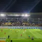 Suasana pertandingan Grup B Piala Dunia U-17 2023 antara Spanyol melawan Kanada di Stadion Manahan, Solo, Jumat (10/11/2023) masih sepi peminat. Jumlah penonton yang hadir pada laga ini mencapai 6.613. (Bola.com/Radifa Arsa)