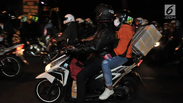 Pemudik Sepeda Motor Padati Jalur Kalimalang