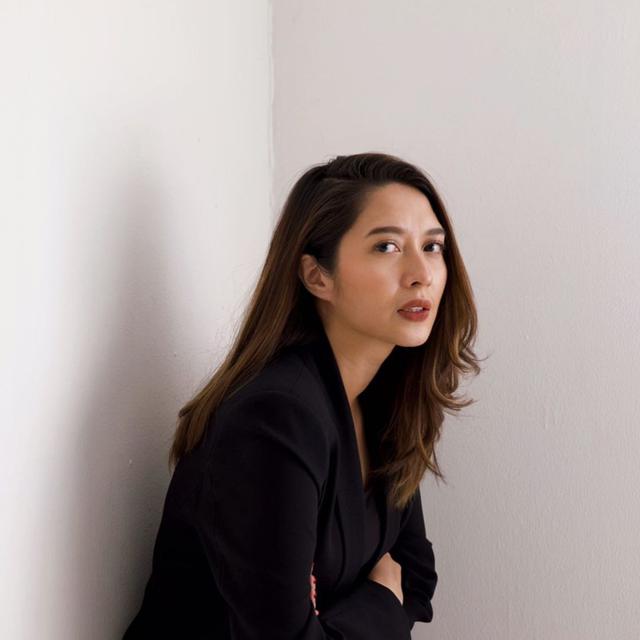 6 Potret Marchella FP, Penulis Buku yang Digosipkan Pacar Baru Ariel NOAH