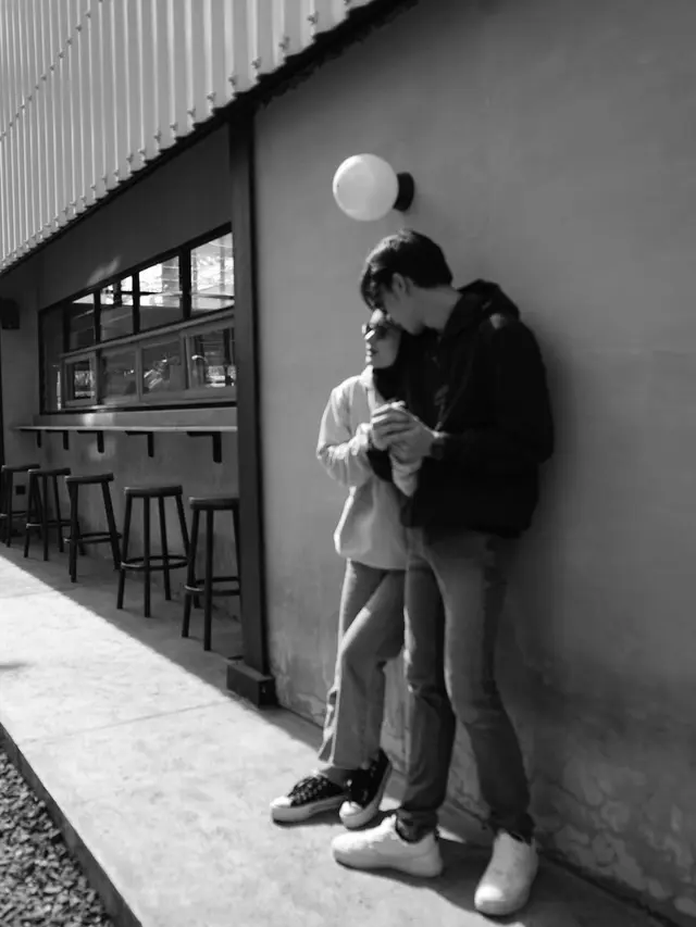 Dinda Hauw dan Rey Mbayang