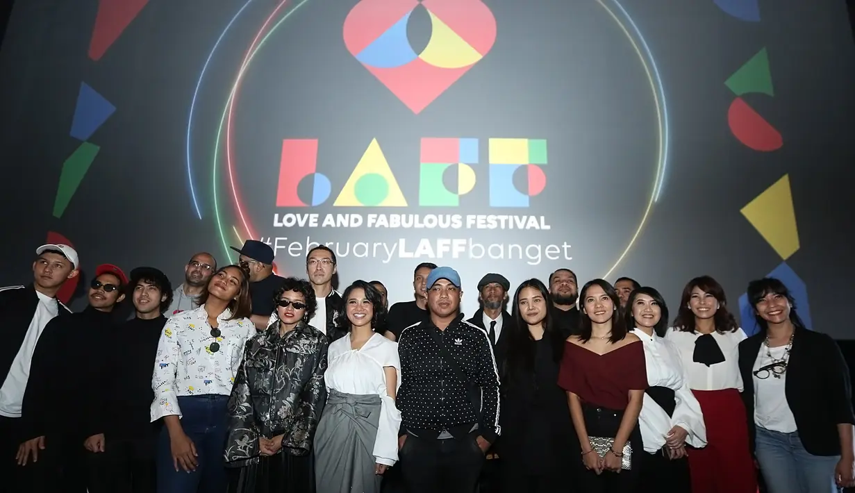 "NEV+ mau kasih pengalaman beda ke penonton. Biasanya kan dengar vokalis yang cowok, sekarang Dea dan Sophia Latjuba," kata Randy di CGV Grand Indonesia, kawasan Thamrin, Jakarta Pusat, Rabu (17/1/2018). (Bambang E.Ros/Bintang.com)