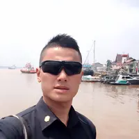 Style Daniel Darryan Paspampres Jokowi yang ganteng. (Sumber foto: Daniel Darryan/Facebook)