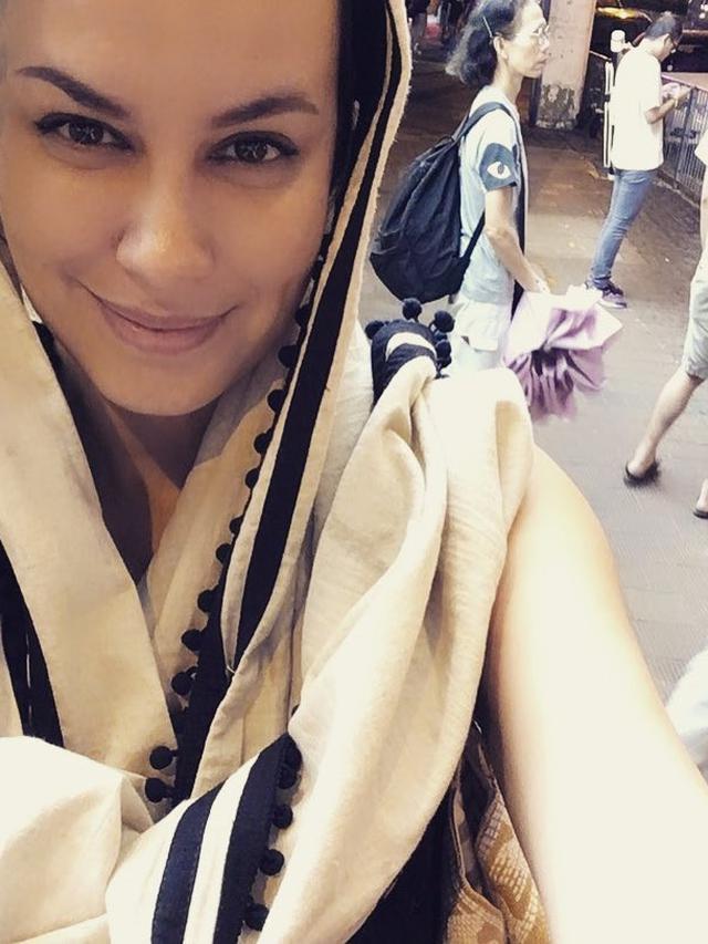 6 Potret Cantik Sophia Latjuba saat Pakai Hijab Ini Bikin Pangling