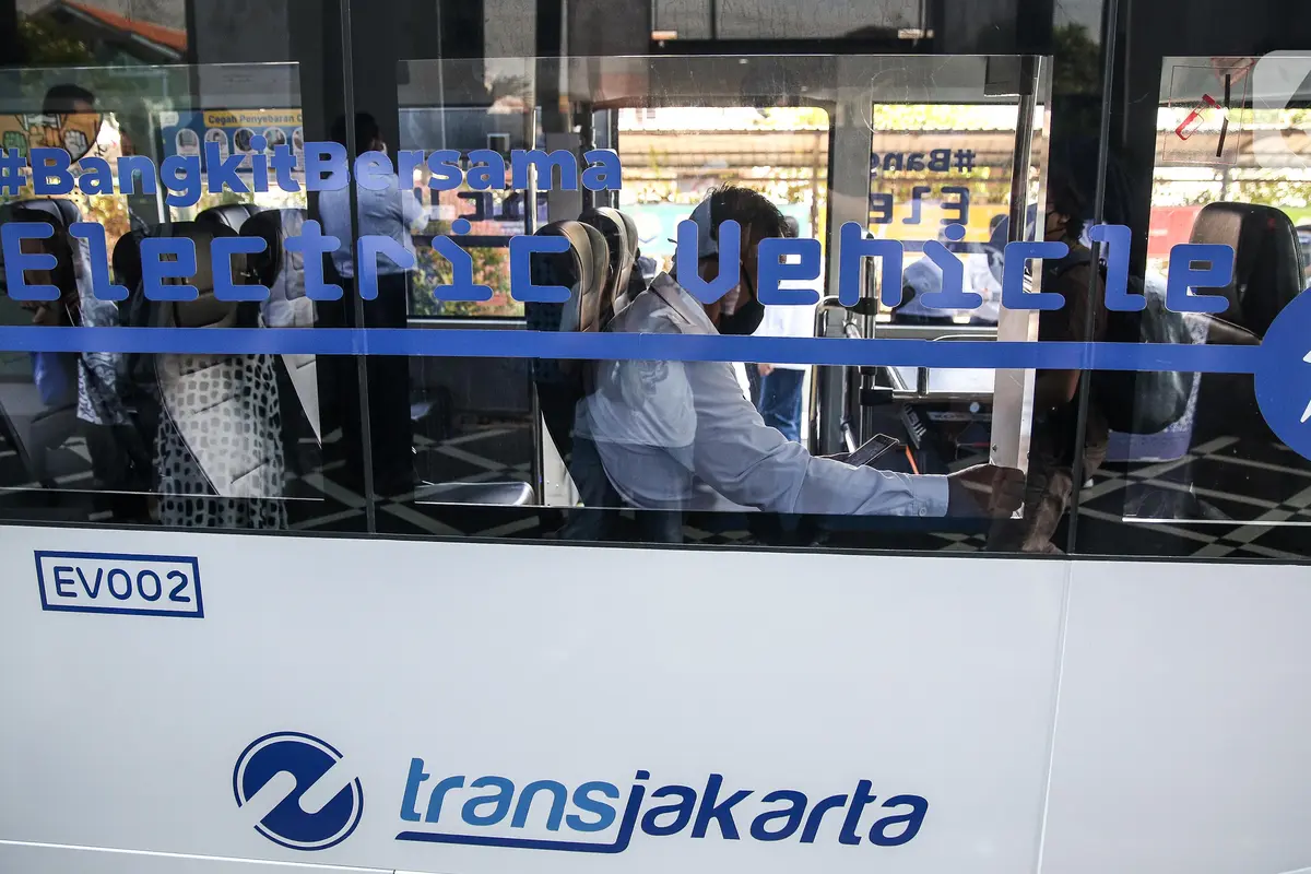 Transjakarta Uji Coba Bus Listrik untuk Angkut Penumpang