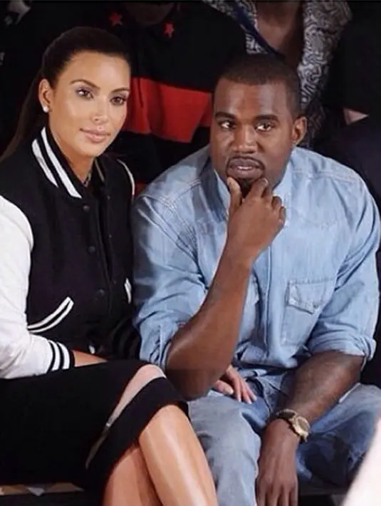 Pemilik nama lengkap Kanye Omari West ini harus kembali mengecewakan penggemarnya, tersiar kabar karena masih ingin menemani sang istri paska kerampokan, Kanye terpaksa menunda jadwal tournya, yang bertajuk ‘Saint Pablo Tour’. (Instagram/privatekanye)