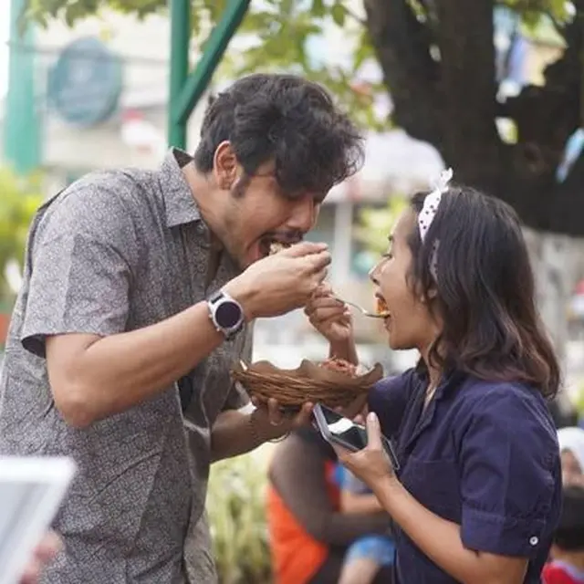 Dwi Sasono dan Widi Mulia