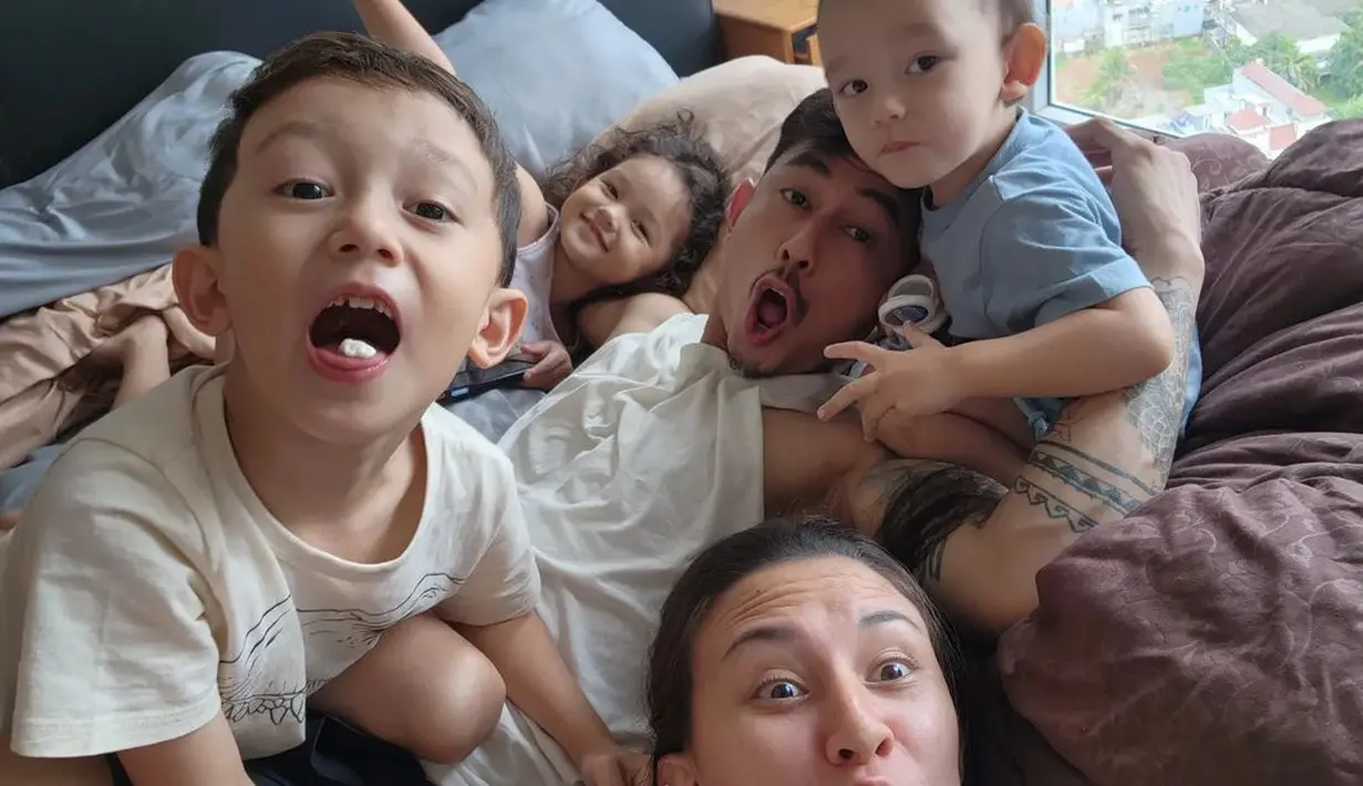 <p>[Instagram/dahliachr]</p>