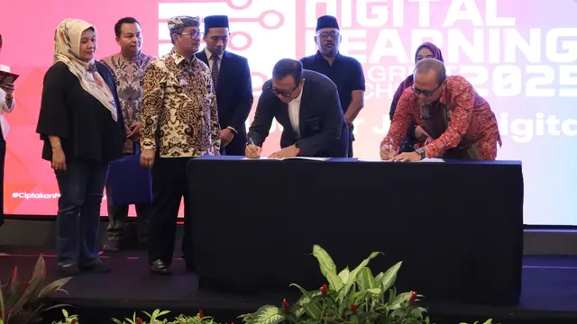 Telkom Perkuat Kapasitas Digital Guru Lewat Program Indonesia Digital Learning 2025 di Cirebon
