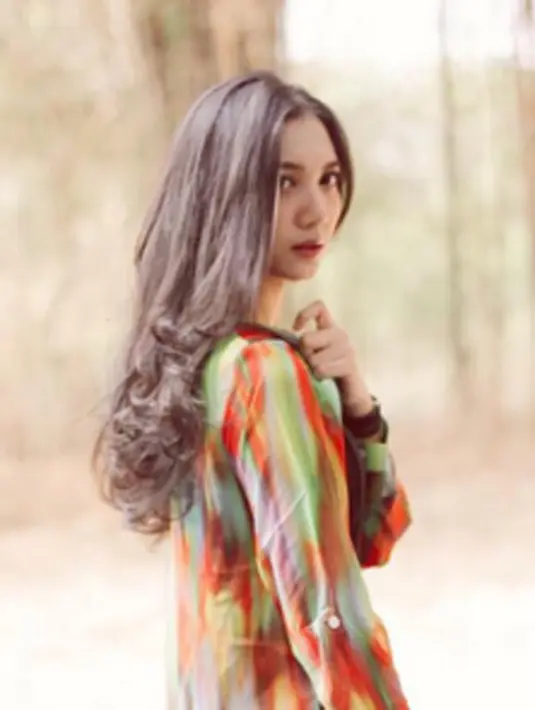 Sheila juga tak bergelut dibidang musik saja, namun ia juga berbakat dalam bidang akting dan modeling. (viainstagram@sheiladaisha/Bintang.com)