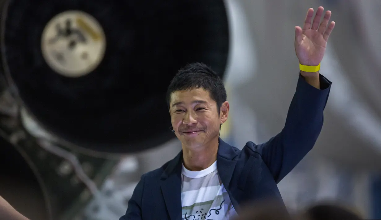 Miliarder Jepang, Yusaku Maezawa dalam konferensi pers di Hawthorne, California, 17 September 2018. SpaceX, perusahaan transportasi luar angkasa milik Elon Musk, mengumumkan Usaku Maezawa sebagai penumpang pertama penerbangan ke bulan. (DAVID MCNEW/AFP)