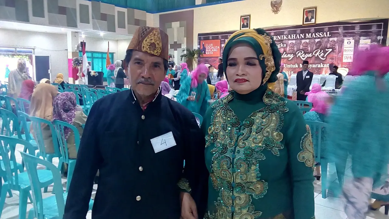 Nikah Ulang Jurus Kakek dan Nenek Dapat Buku Nikah ala Pengantin Baru