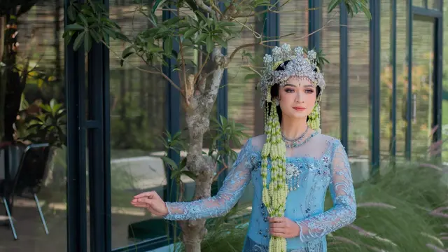 kebaya-kezo