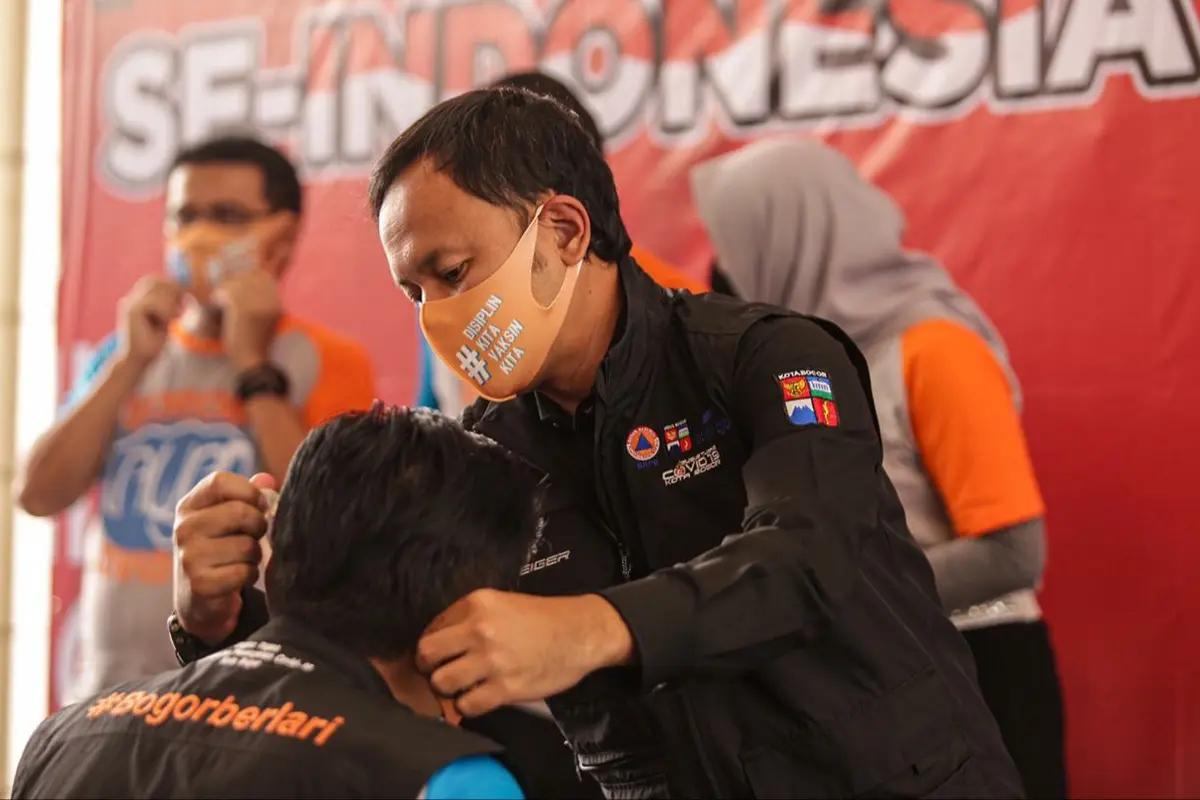 Wali Kota Bogor Bima Arya meluncurkan program Gebrak Masker