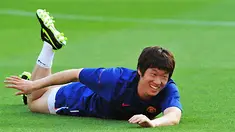 Aksi winger Manchester United, Park Ji-sung dalam sesi latihan sebelum final Liga Champions di Stadio Olimpico, Roma, 26 Mei 2009. AFP PHOTO/CARL DE SOUZA