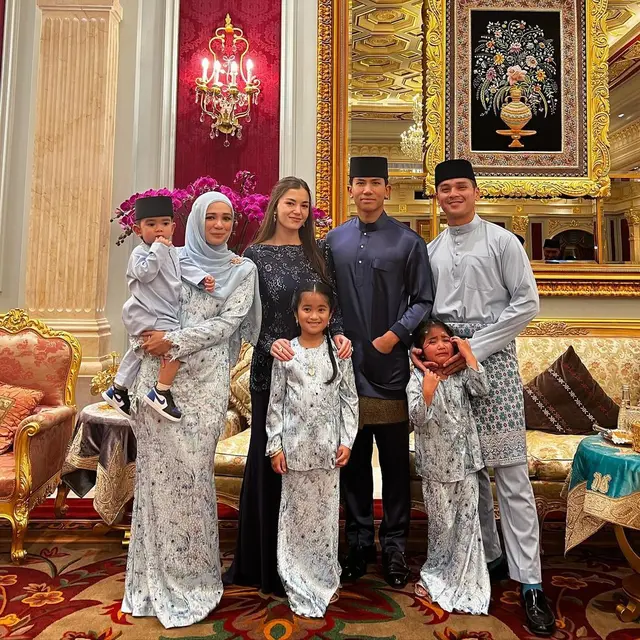 Potret Pangeran Mateen Rayakan Idulfitri Pertama Bersama Anisha Rosnah Setelah Resmi Jadi Suami Istri