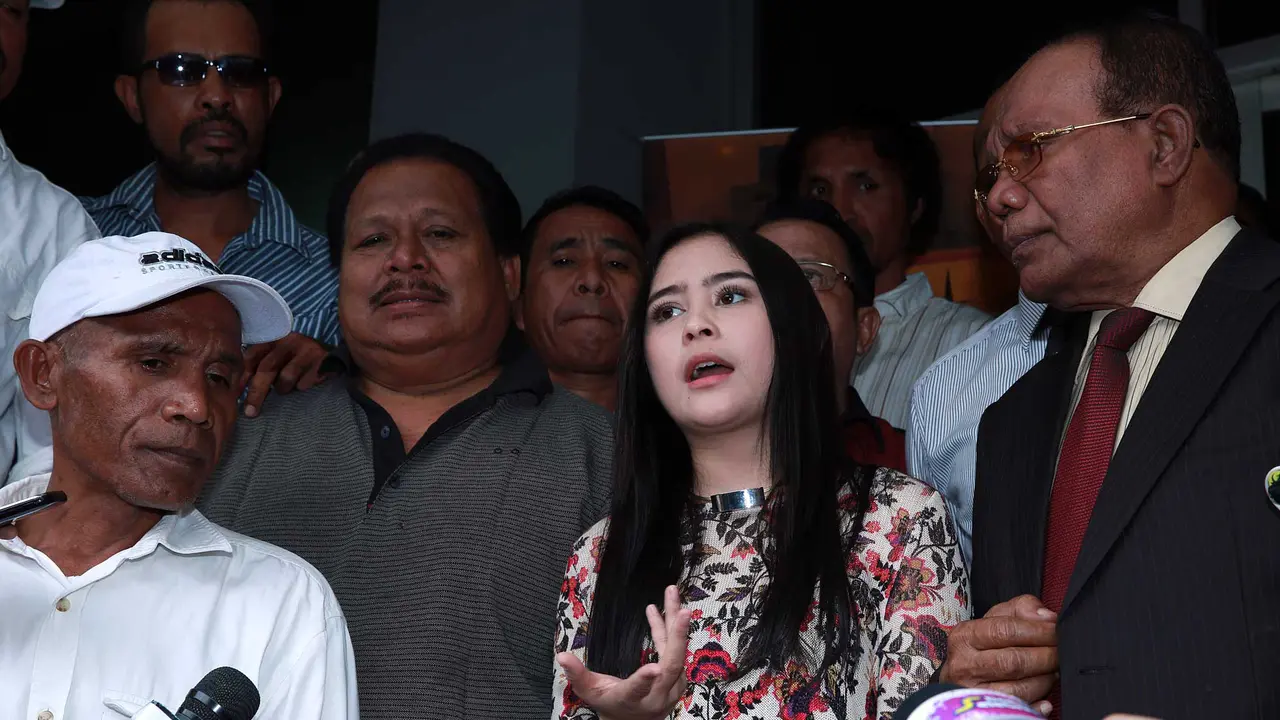 Prilly Latuconsina