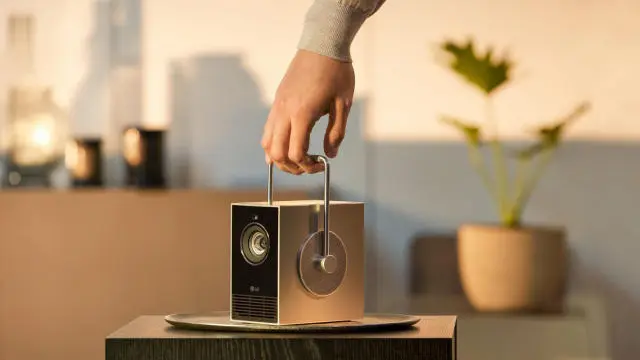 Proyektor berdesain compact LG CineBeam Q. Credit: LG Electronics