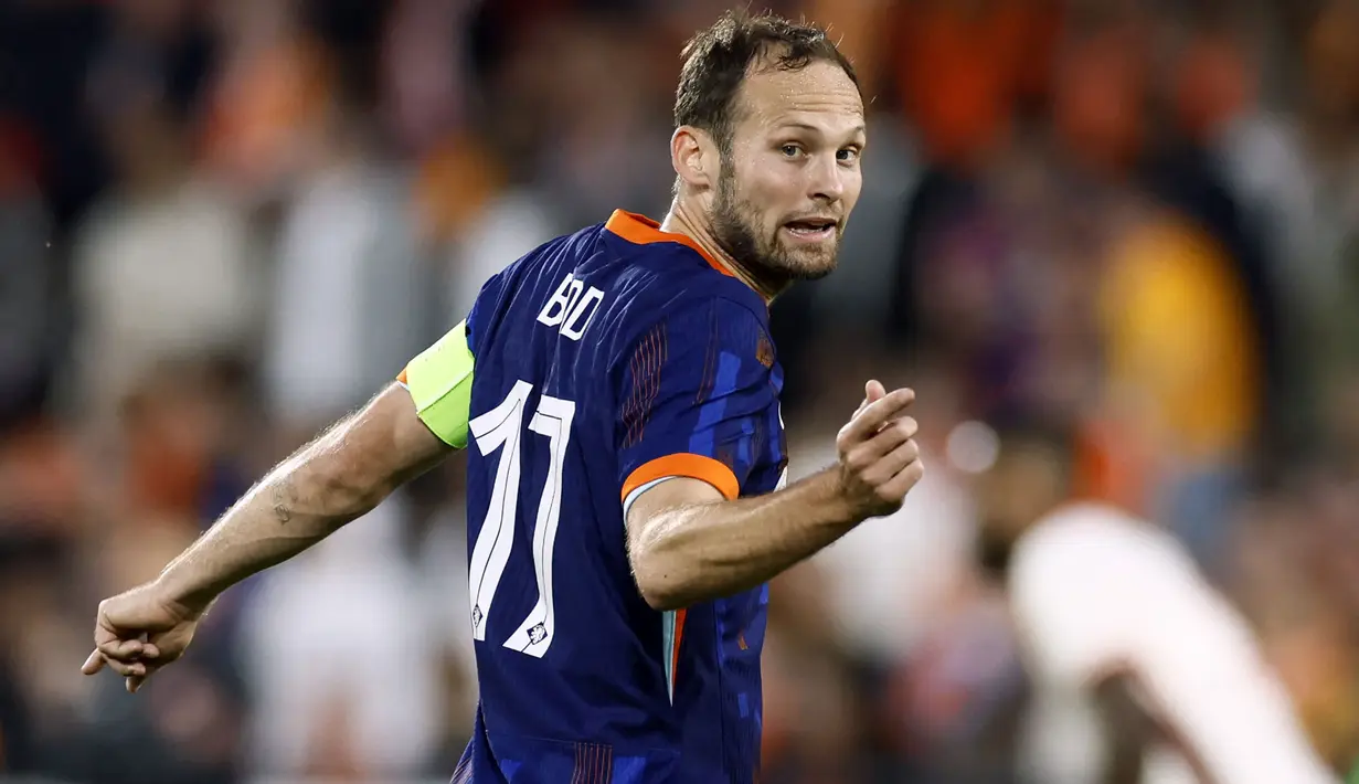 Euro 2024 merupakan edisi Euro kedua bagi Daley Blind setelah sebelumnya tampil di ajang Euro 2020. Belum dimainkan pada matchday pertama Grup D Euro 2024 saat menang 2-1 atas Polandia, pemain Girona ini telah mengoleksi 4 caps bagi Timnas Prancis yang semua terjadi di Euro 2020. Sementara sang ayah, Danny Blind total tampil dalam 2 edisi Euro, yaitu edisi 1992 dan 1996 dengan mengoleksi 3 caps. Prestasi terbaiknya adalah menjadi semifinalis pada Euro 1996, namun sayang ia tak mencatatkan satu pun caps karena tak pernah diturunkan dalam 4 laga. (AFP/ANP/Koen van Weel)
