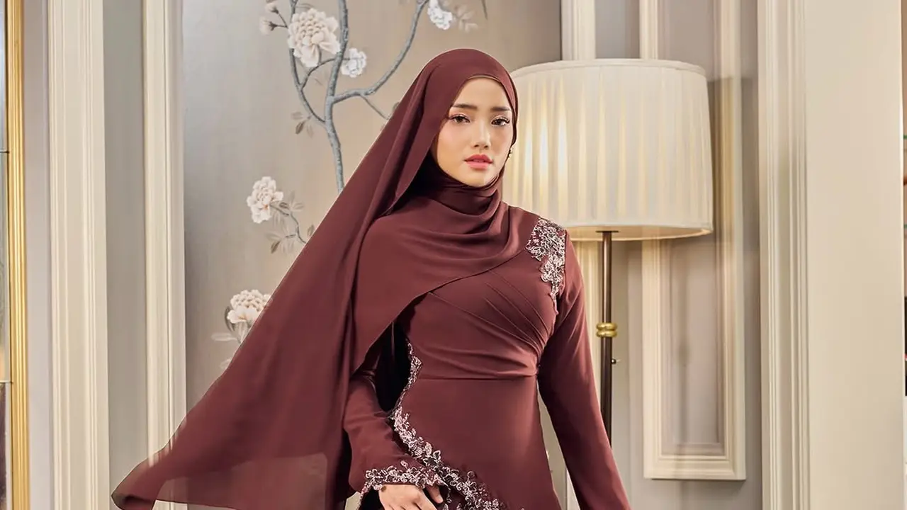 Gaya Anggun Fuji An dengan Baju Kurung Melayu, Inspirasi Tampilan Ramadan dan Lebaran