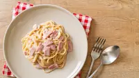 Ilustrasi spaghetti carbonara cream cheese./Copyright shutterstock.com/id/g/topnatthapon