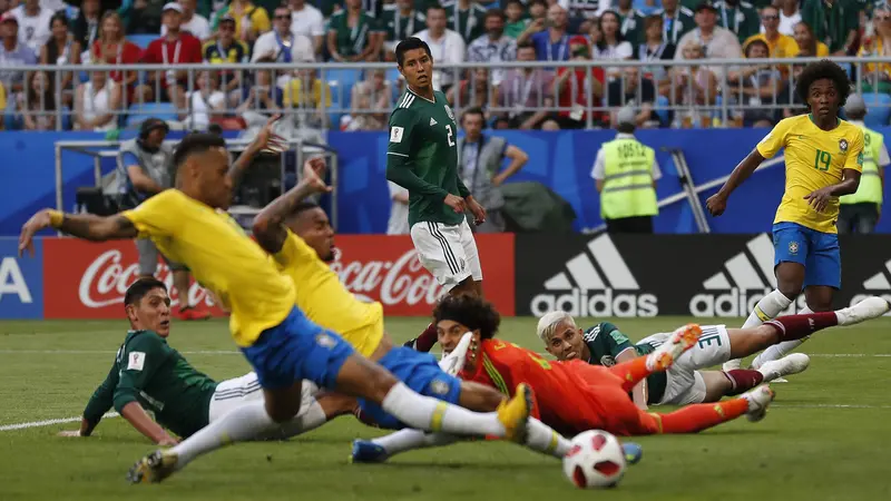 FOTO: Tundukkan Meksiko, Brasil Melaju ke Perempat Final