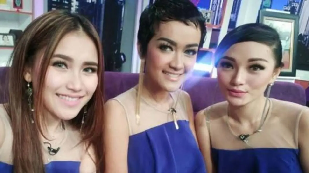 Zaskia Gotik, Ayu Ting Ting dan Julia Perez