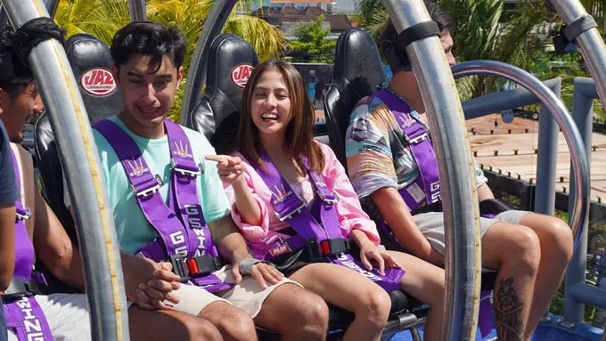 Behind the scene serial YOLO! yang dibintangi Adhisty Zara. (Foto: Vidio)